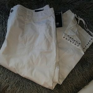Style & Co. 14W White Capris